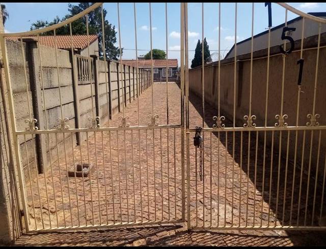 3 BEDROOM HOUSE FOR SALE IN ENNERDALE EXT 3